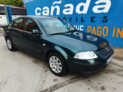 Usado VW Passat Highline 129 CV (94 kW) 2001 Verde Berlina