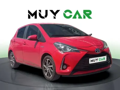 Usado Toyota Yaris Advance 99 CV (72 kW) 2020 Rojo Utilitario