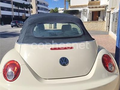 Usado VW New Beetle 102 CV (75 kW) 2004 Beige Utilitario