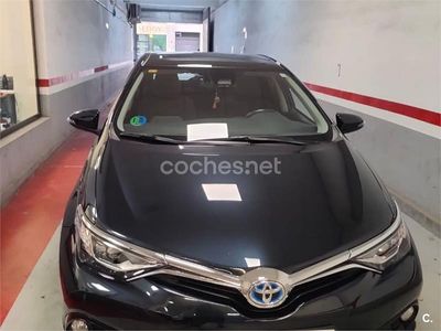 Toyota Auris Hybrid