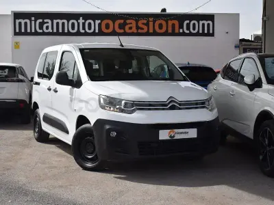 Usado Citroën Berlingo Feel 102 CV (75 kW) 2020 Blanco Monovolumen