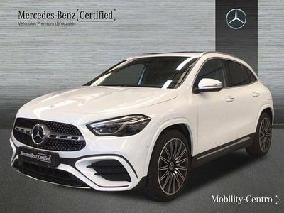 Digital white metallic paint Nuevo 2025 Mercedes GLA220 AMG line SUV | 48.500 € (Un poco caro)