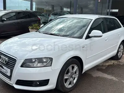 Usado Audi A3 Attraction 105 CV (77 kW) 2010 Blanco Utilitario