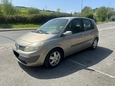 Usado Renault Scénic II Dynamique 115 CV (84 kW) 2005 Gris Monovolumen