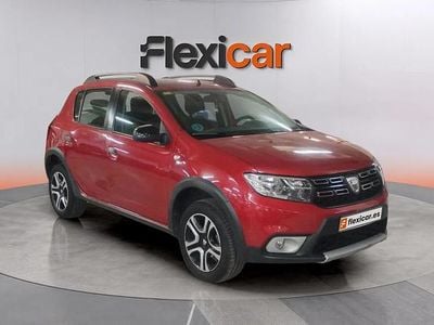 Usado Dacia Sandero Essentiel 90 CV (66 kW) 2018 Rojo Berlina