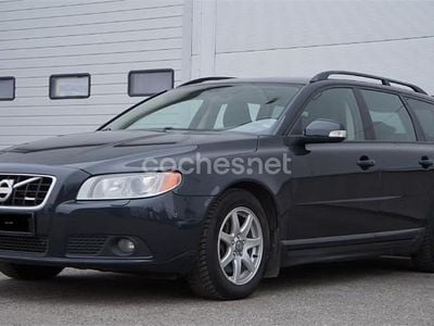 Etiqueta eco (azul/verde) Usado 2009 Volvo V70 Momentum Familiar | 11.000 €