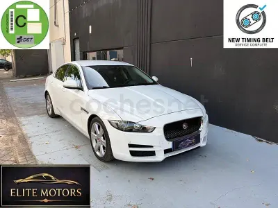 Usado Jaguar XE Prestige 180 CV (132 kW) 2016 Blanco Berlina