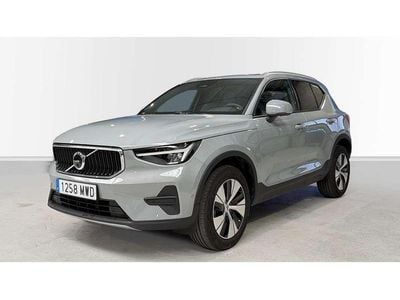 Begagnad Volvo XC40 Core 129 HK (94 kW) 2024 Grå SUV