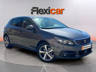 Usado Peugeot 308 Allure 131 CV (96 kW) 2020 Gris Berlina
