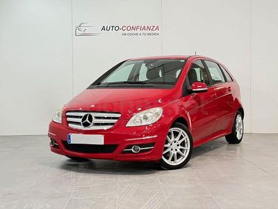 Usado Mercedes B180 Sport Edition 109 CV (80 kW) 2011 Rojo Monovolumen