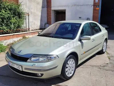 Usado Renault Laguna II Dynamique 120 CV (88 kW) 2005 Beige Berlina
