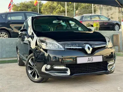 Begagnad Renault Scénic III Bose Edition 110 HK (80 kW) 2015 Svart Minibuss