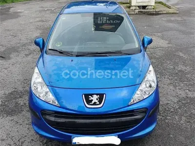 Usado Peugeot 207 70 CV (51 kW) 2007 Azul Berlina