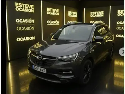 Usado Opel Grandland X Design & Tech 130 CV (95 kW) 2021 Gris / plata SUV