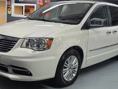 Usado Lancia Voyager Platinum 163 CV (119 kW) 2013 Blanco Monovolumen