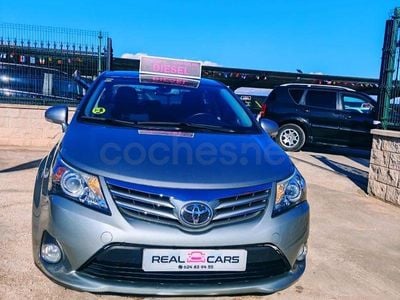 Usado Toyota Avensis Advance 124 CV (91 kW) 2012 Gris / plata Familiar