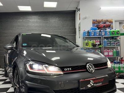 Usado VW Golf VII GTI 230 CV (169 kW) 2018 Gris / plata Berlina