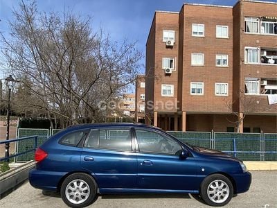 Usado Kia Rio 81 CV (59 kW) 2004 Azul Berlina