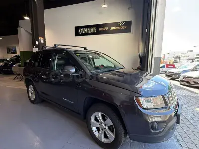 Occasion Jeep Compass Limited 150 ch (110 kW) 2021 Gris SUV