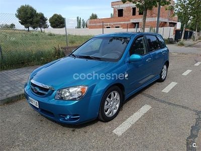 Käytetty Kia Cerato LX 115 HP (84 kW) 2006 Sininen Sedan