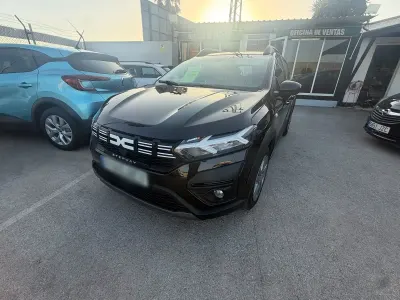 Usado Dacia Sandero Expression 91 CV (66 kW) 2023 Negro