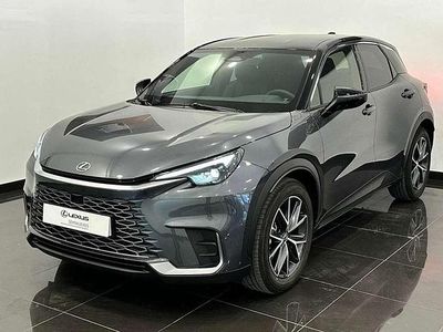 Usado Lexus LBX 137 CV (100 kW) 2024 Gris SUV