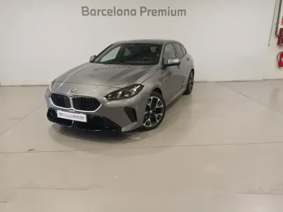 Usado BMW 120 Comfort Edition 163 CV (119 kW) 2025 Gris Utilitario