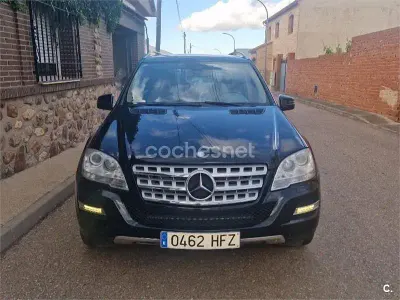 Usado Mercedes ML300 190 CV (139 kW) 2011 Negro SUV