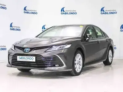 Käytetty Toyota Camry Advance 218 HP (160 kW) 2021 Ruskea Sedan