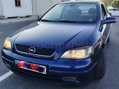 Usado Opel Astra Sport 100 CV (73 kW) 2004 Azul Berlina