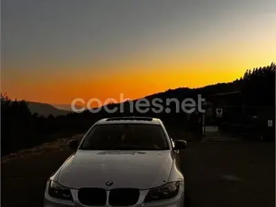 Usado BMW 320 177 CV (130 kW) 2009 Gris / plata Berlina
