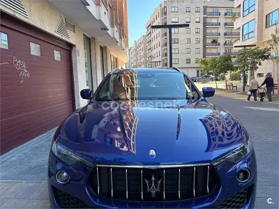 Usado Maserati Levante 430 CV (316 kW) 2018 Azul SUV