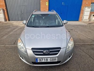 Gris / plata Usado 2008 Kia Ceed Utilitario | 3990 €