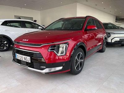 Usado Kia Niro 141 CV (103 kW) 2025 Burdeos SUV