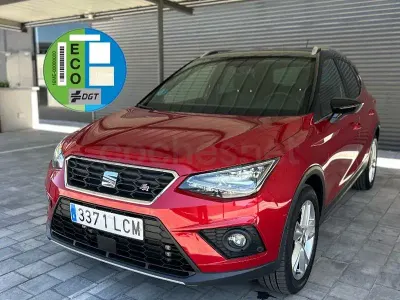Usado Seat Arona FR 90 CV (66 kW) 2019 Granate SUV