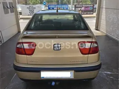 Usado Seat Cordoba Stella 68 CV (50 kW) 2001 Amarillo Berlina