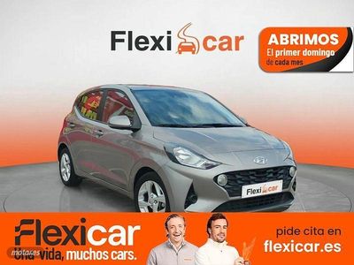 Usado Hyundai i10 67 CV (49 kW) 2022 Gris Utilitario