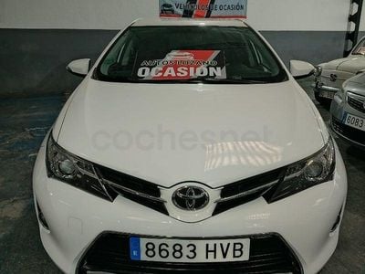 Usado Toyota Auris Active 132 CV (97 kW) 2014 Blanco Berlina