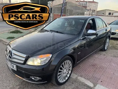 Usado Mercedes C320 Avantgarde 224 CV (164 kW) 2007 Negro Familiar
