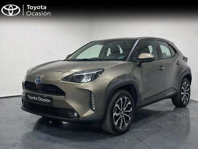 Usado Toyota Yaris Cross Active 116 CV (85 kW) 2023 Gris / plata SUV