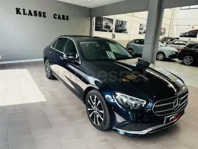 Usado Mercedes E300 306 CV (225 kW) 2022 Azul Berlina