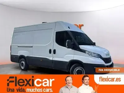 Begagnad Iveco Daily 156 HK (114 kW) 2023 Vit Sedan