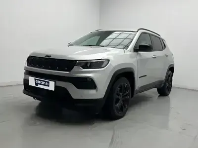 Usado Jeep Compass Night Eagle 131 CV (96 kW) 2022 Gris SUV