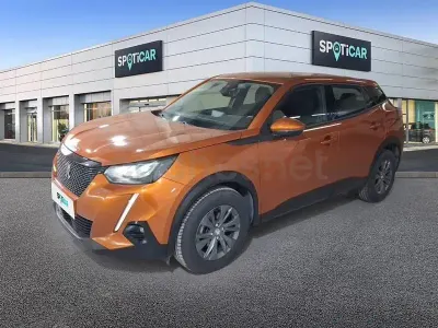 Usado Peugeot 2008 Active 110 CV (80 kW) 2021 Naranja SUV