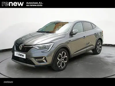 Usado Renault Arkana Techno 140 CV (102 kW) 2023 Gris / plateado SUV