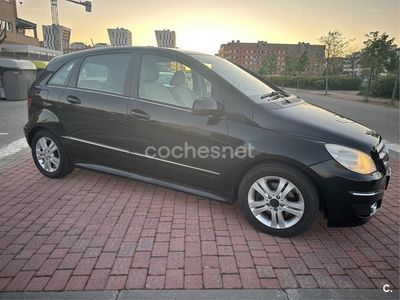 Mercedes B200