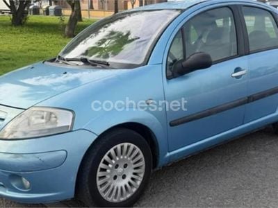 Usado Citroën C3 Exclusive 70 CV (51 kW) 2004 Azul Berlina