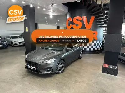 Usado Ford Focus ST-Line 120 CV (88 kW) 2022 Gris Utilitario