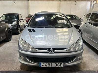 Usado Peugeot 206 70 CV (51 kW) 2005 Gris / plata Berlina