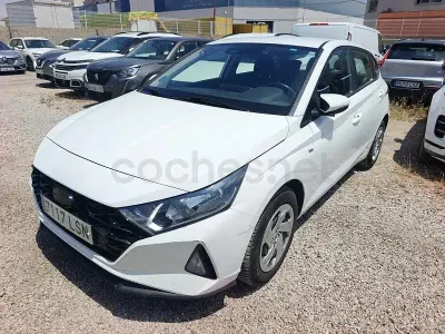 Usado Hyundai i20 100 CV (73 kW) 2021 Blanco Utilitario